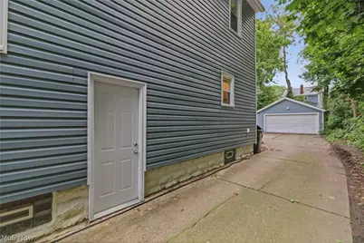 761 Carlysle Street, Akron, OH 44310 - Photo 28