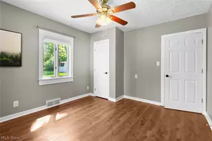 243 9th St NE, Barberton, OH 44203 - Photo 16
