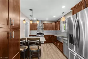 243 9th St NE, Barberton, OH 44203 - Photo 4