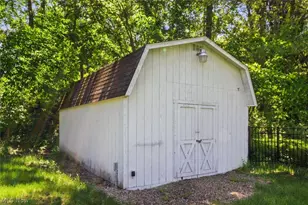 243 9th St NE, Barberton, OH 44203 - Photo 28