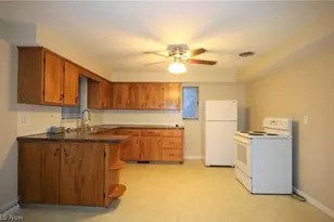 617 E Robinson Ave, Barberton, OH 44203 - Photo 8