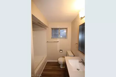 617 E Robinson Avenue, Barberton, OH 44203 - Photo 10