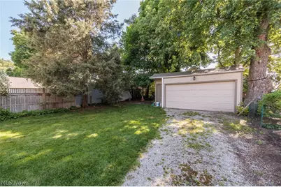 1301 Mathews Avenue, Oakwood, OH 44107 - Photo 24