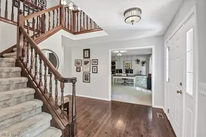 705 Lake Trail, Aurora, OH 44202 - Photo 2