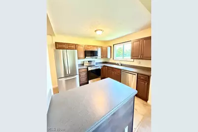 24665 Clareshire Drive #104, North Olmsted, OH 44070 - Photo 4
