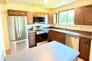 24665 Clareshire Dr, North Olmsted, OH 44070 - Photo 4