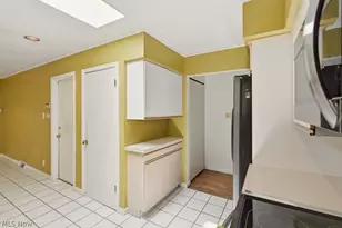 189 Pembroke Rd, Akron, OH 44333 - Photo 14