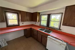 155 Webster Ave, Weirton, WV 26062 - Photo 12