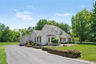 62 Rockaway Dr, Roaming Shores, OH 44085 - Photo 2