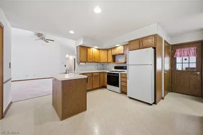 204 Colonial Drive, Canfield, OH 44406 - Photo 8