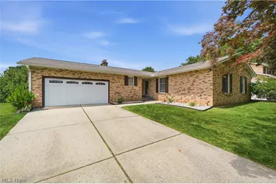 4647 Beverly Avenue NE, Canton, OH 44714 - Photo 2