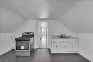 414 E 148th St, Loveland, OH 44110 - Photo 8