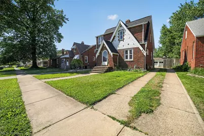 2902 Russell Avenue, Parma, OH 44134 - Photo 2