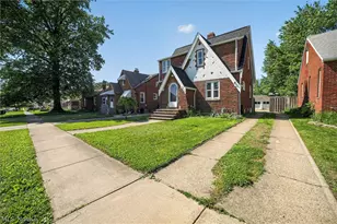 2902 Russell Ave, Parma, OH 44134 - Photo 2