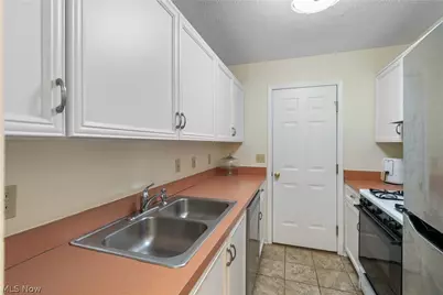 1740 Maxwell Boulevard, Brunswick, OH 44212 - Photo 8