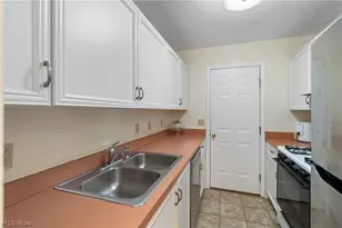 1740 Maxwell Blvd, Brunswick, OH 44212 - Photo 8