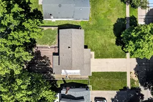 27864 Edgepark Blvd, North Olmsted, OH 44070 - Photo 4