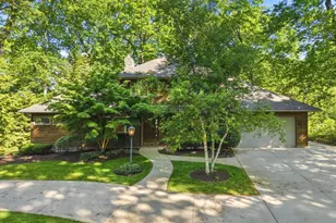881 Gaylord Grove Rd, Cuyahoga Falls, OH 44221 - Photo 2