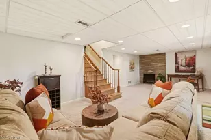 881 Gaylord Grove Rd, Cuyahoga Falls, OH 44221 - Photo 40