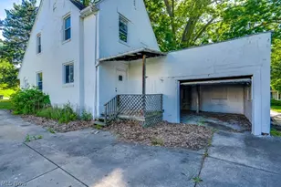 1886 Hillside Terrace, Akron, OH 44305 - Photo 4