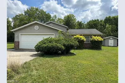 25235 Suwanee Avenue, Oakwood, OH 44146 - Photo 1