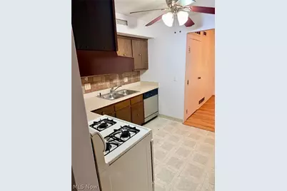 6250 Greenwood Parkway #202, Sagamore Hills, OH 44067 - Photo 10