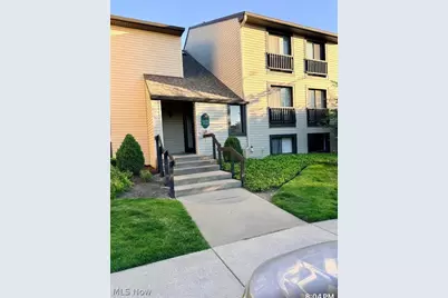 6250 Greenwood Parkway #202, Sagamore Hills, OH 44067 - Photo 1