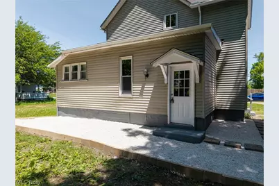 30 16th Street NW, Barberton, OH 44203 - Photo 2