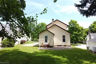 8210 Maple Ave, Garrettsville, OH 44231 - Photo 2