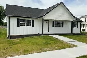 165 W 3rd St, Frazeysburg, OH 43822 - Photo 2