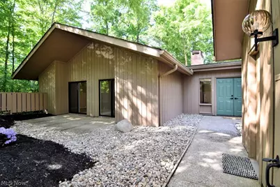 680-26 Fairington Drive, Aurora, OH 44202 - Photo 2