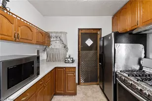 1544 Wyandotte Ave, Oakwood, OH 44107 - Photo 8