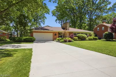 277 Marwood Drive SE, Warren, OH 44484 - Photo 2