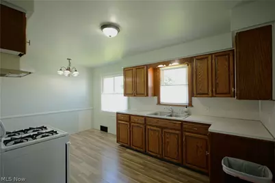 187 Helena Drive, Struthers, OH 44471 - Photo 4
