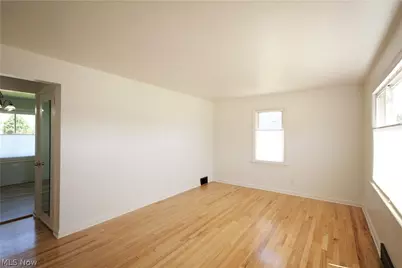 187 Helena Drive, Struthers, OH 44471 - Photo 8