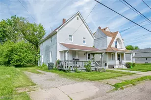 126 14th St NW, Barberton, OH 44203 - Photo 2