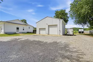 262 W 4th St, Frazeysburg, OH 43822 - Photo 32