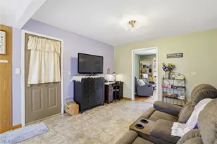 262 W 4th St, Frazeysburg, OH 43822 - Photo 8