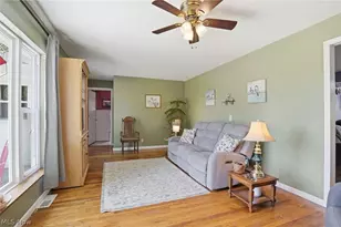 262 W 4th St, Frazeysburg, OH 43822 - Photo 6