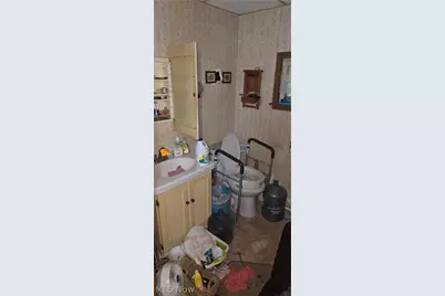 137 Wildon Avenue, Steubenville, OH 43952 - Photo 2