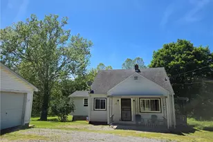 201 Ridgewood Dr, Amsterdam, OH 43903 - Photo 2