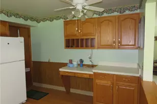 34042 Luanne Dr, North Ridgeville, OH 44039 - Photo 8