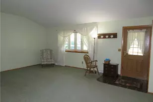 34042 Luanne Dr, North Ridgeville, OH 44039 - Photo 4