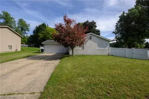 1310 Nottingham Square NE, Bolivar, OH 44612 - Photo 2