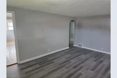 1309 Orange St, Coshocton, OH 43812 - Photo 2