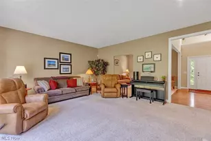 7937 Pinehurst Dr, Kirtland, OH 44094 - Photo 10
