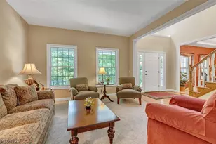 7937 Pinehurst Dr, Kirtland, OH 44094 - Photo 8
