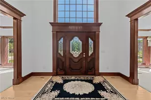 298 Village Dr, Grandview Heights, OH 44147 - Photo 4