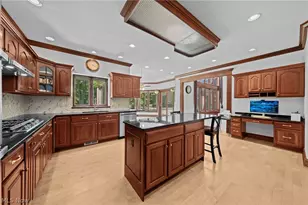 298 Village Dr, Grandview Heights, OH 44147 - Photo 12