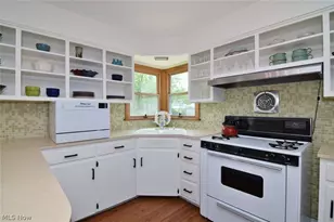 906 Davis Ave, Cuyahoga Falls, OH 44221 - Photo 10